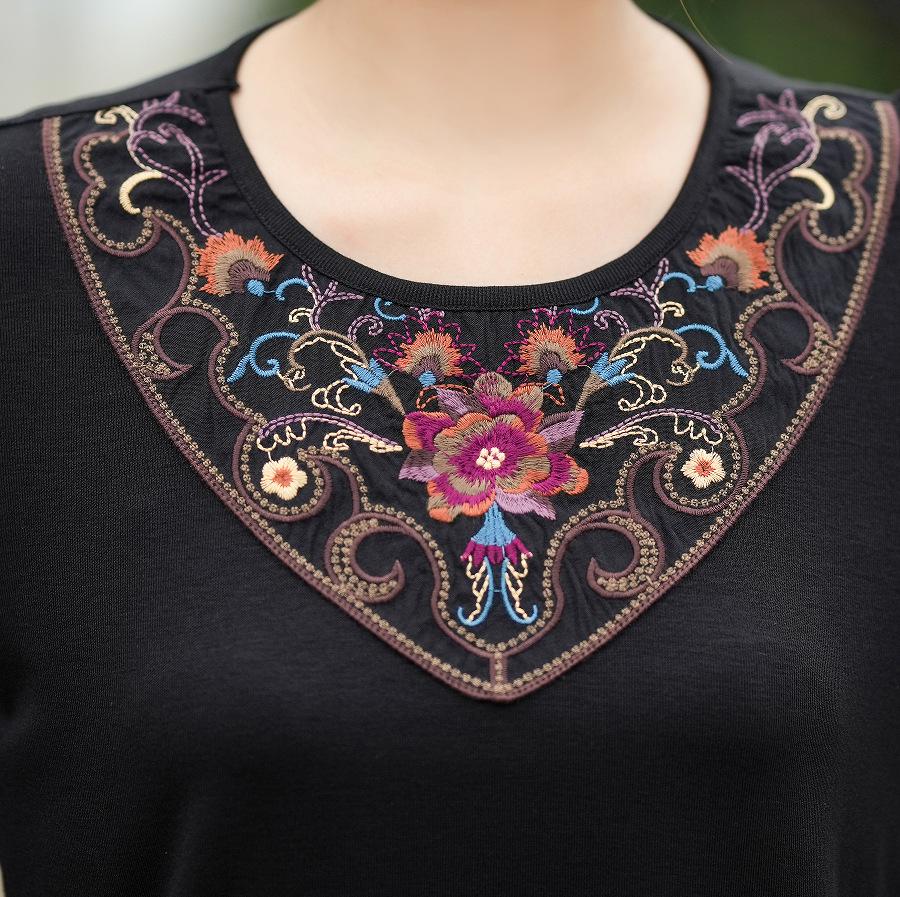 Women's 2025 Ethnic Embroidered Slim Fit T-shirt - New Chinese Style, Round Neck, Retro Spring/Summer Base Shirt
