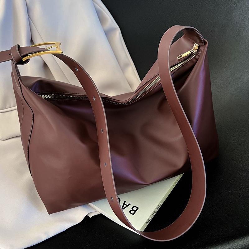 Large capacity shoulder bag women's bag retro autumn and winter new texture tote bag fashion casual commuter messenger bag