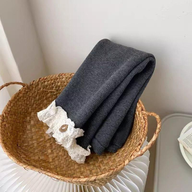 Girls' Fleece-lined Leggings with Stylish Lace, Slim Fit, Versatile and Warm Pants for Babies, Suitable for Autumn and Winter