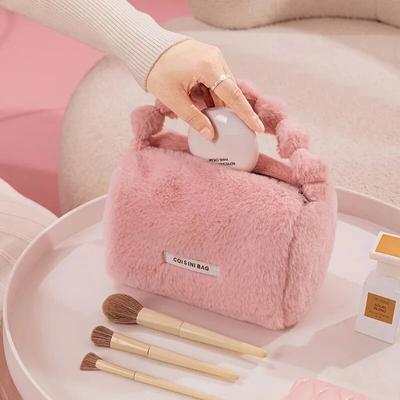 Moda Sevimli Peluş Kadın Tote Makyaj Çantası Seyahat Kozmetik Tuvalet Cüzdanı Düzenleyici Saklama Kesesi Taşınabilir Kızlar İçin Makyaj Çantaları