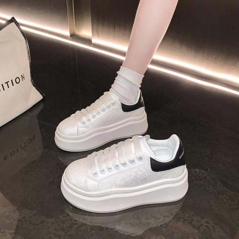 Fashion Women's Sneakers Thick-soled Height Increasing Flat Platform Rubber Shoes Printed Fashion Non-slip Wear-resistant 2024