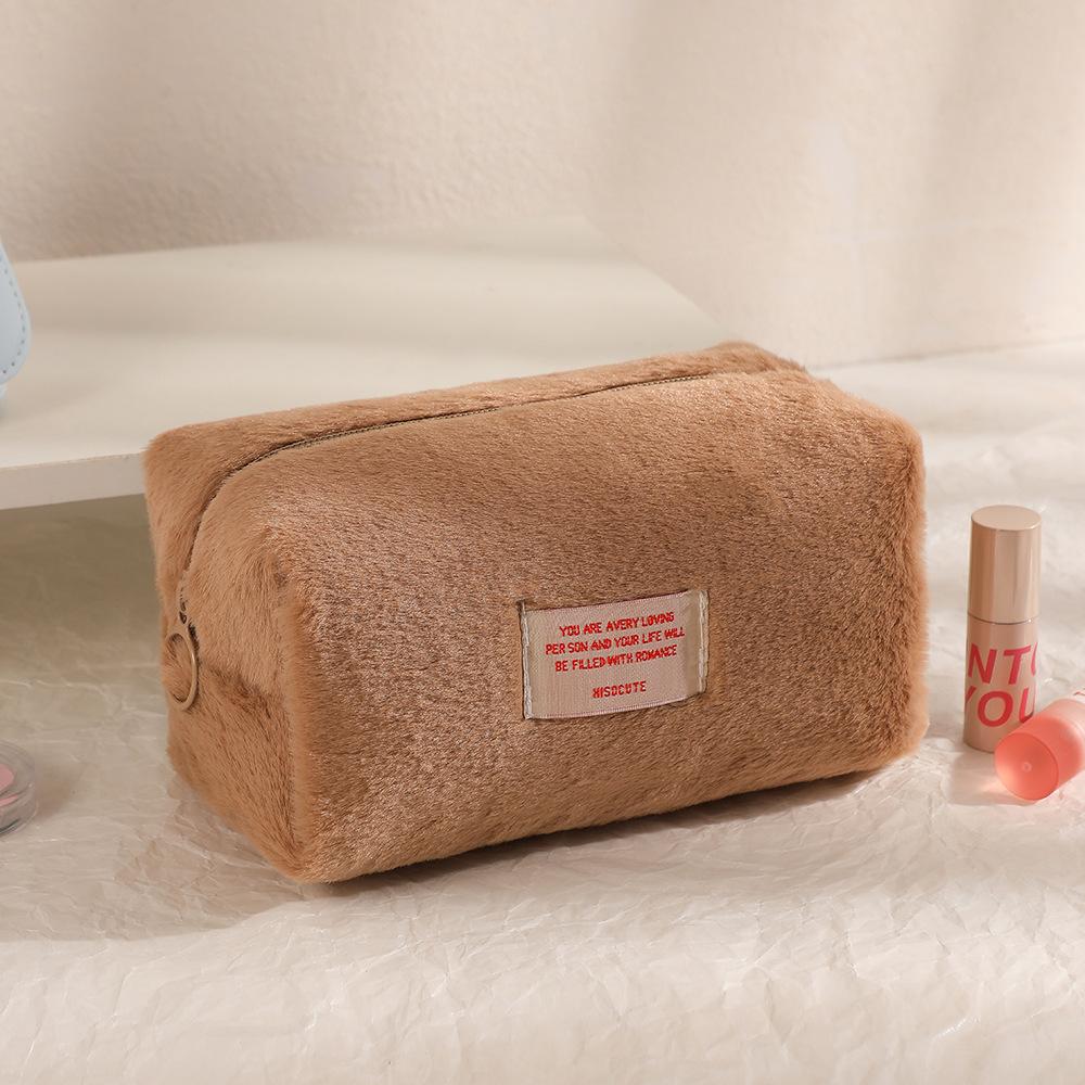 

Зимняя плюшевая однотонная косметичка для девочек большой вместимости, простая восьмиугольная сумка, студенческая сумка для ручек, сумка для хранения канцелярских принадлежностей