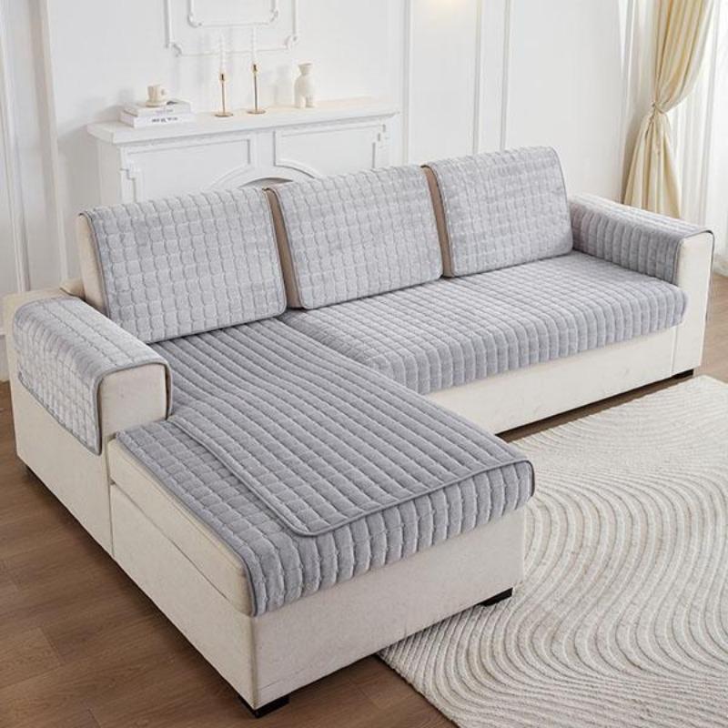 Простая подушка для дивана фланелевая нескользящая кожаная подушка для дивана зимняя мебель для гостиной комплект для дивана полностью обернутое полотенце из песочного волоса 70x70cm 1pc светло-серый 1616₽