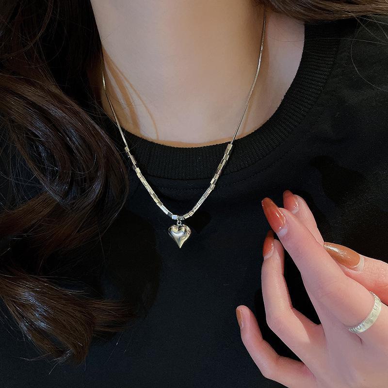 Korean Minimalist Love Necklace - Retro Clavicle Chain for Women