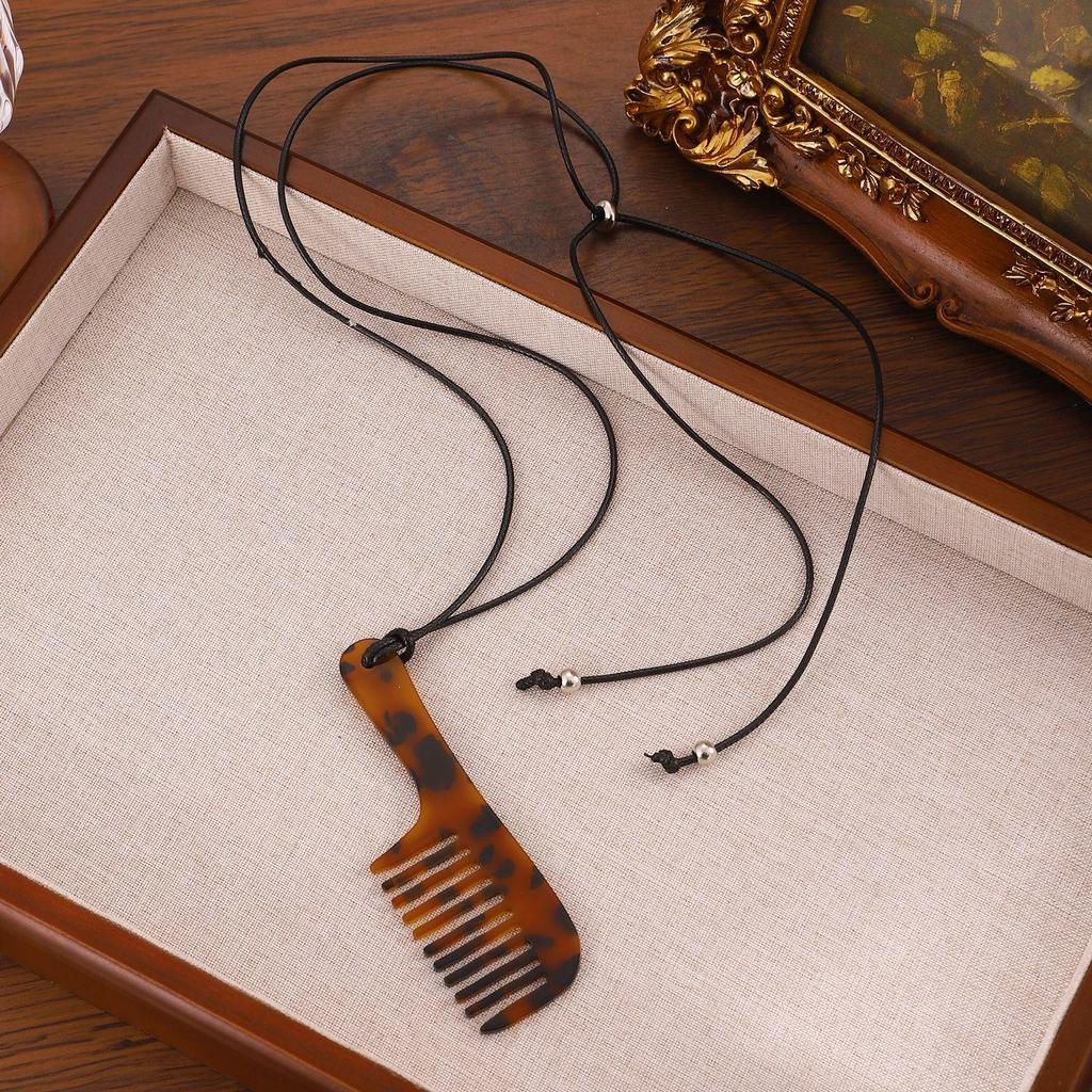Korean Blogger 2025 Bestseller: Adjustable Black Rope Pendant Necklace - Casual Versatile Fashion Accessory.
