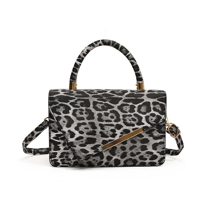 Autumn and Winter Retro Underarm Bag 2025 Fashionable New Foreign Style Versatile Leopard Print Popular Shoulder Small Square Bag Messenger Bag