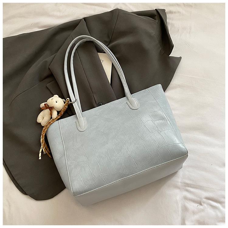 Summer commuting large-capacity bag women's 2025 new fashion shoulder bag going out to work portable tote bag