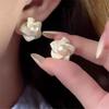 Elegant White Flower Shell Earrings Women's Temperament Niche Design Pearl Stud Earrings for Female Wedding Party Jewelry Gifts