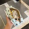 Sød Prikket Blyantstaske 3D Plys Vinger Stor Kapacitet Perfekt Til Studerende Skole Kontor Papirvarer Opbevaring