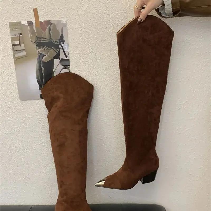 Botas Castanhas Acima do Joelho Salto Baixo Bico Fino Botas Acima do Joelho Mulher Leopardo Sapatos de Outono Salto Grosso Nova Chegada Bottes Femme