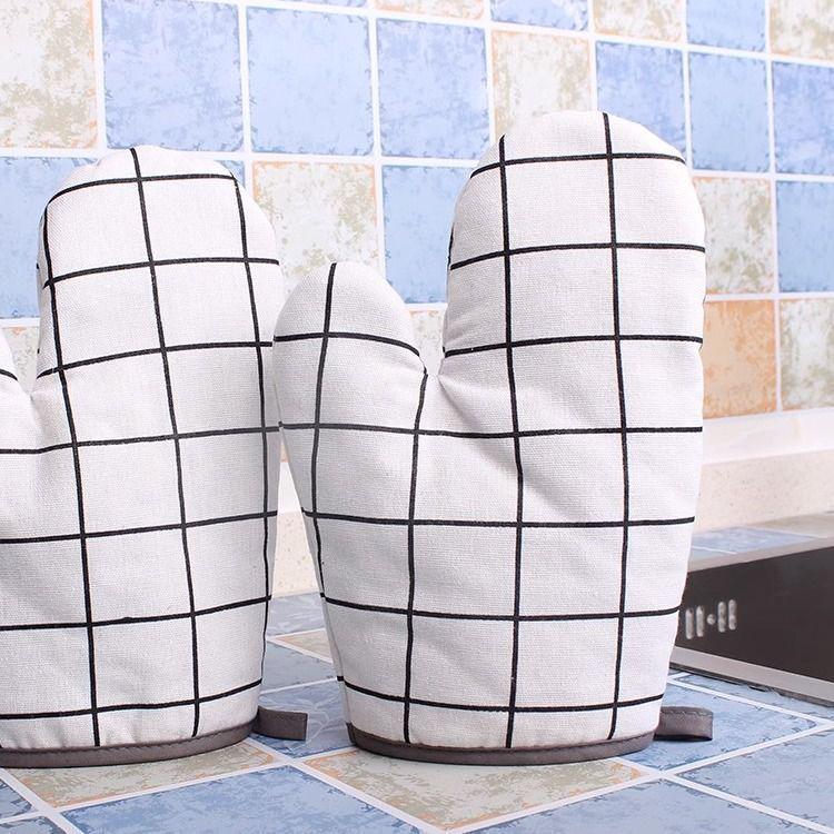 Thickened Heat-Resistant Gloves: Anti-Scald, Oven and Microwave Safe Baking Tools for Kitchen Use