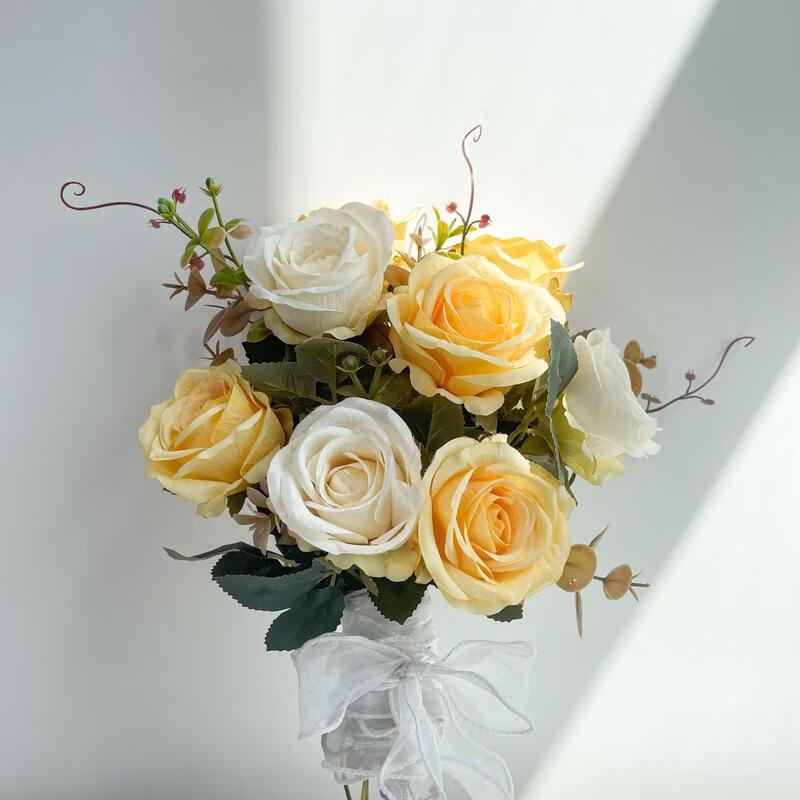 HANDUNYOU Artificial European Rose Bouquet