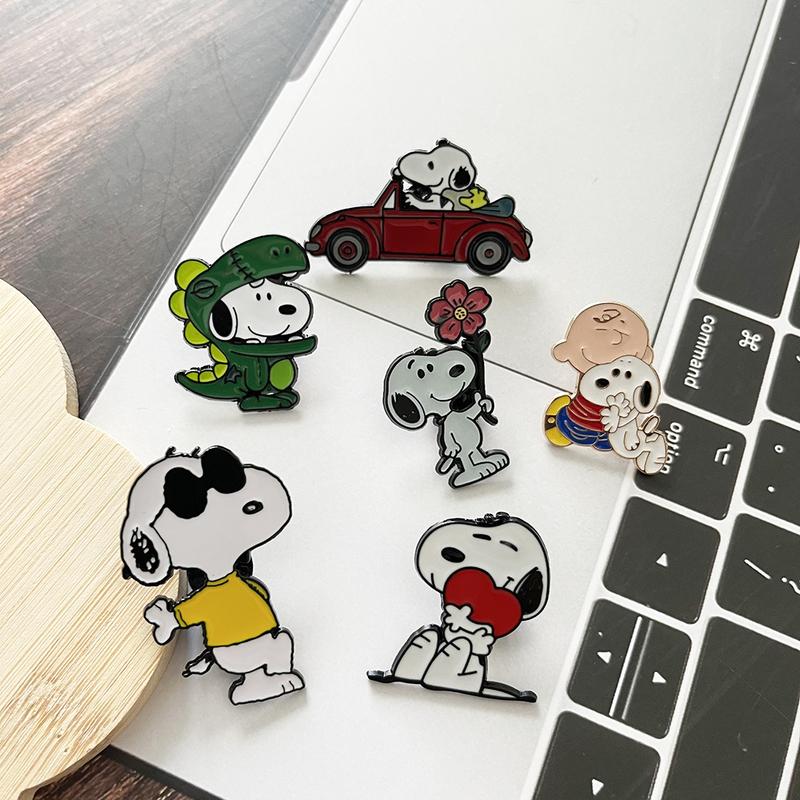 2/4/6Pcs Cute Snoopy Cartoon Enamel Pins Set Lapel Brooch Badge for Backpack Clothes Fashion Accessory Holiday Gift