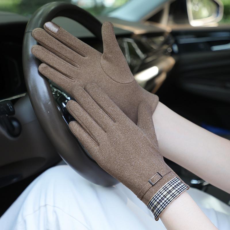 Autumn and winter outdoor cute velvet cycling German velvet touch screen winter gloves