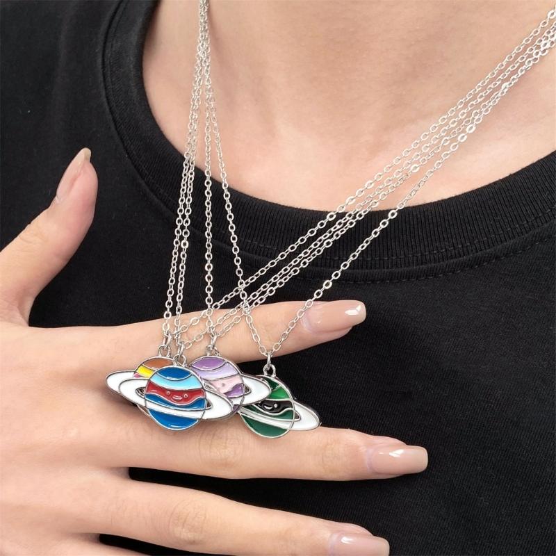 Hip Hop Style Collarbone Chain Planet Pendant Necklace Fashionable and Trendy Neckchain Jewelry Neck Chain Accessories