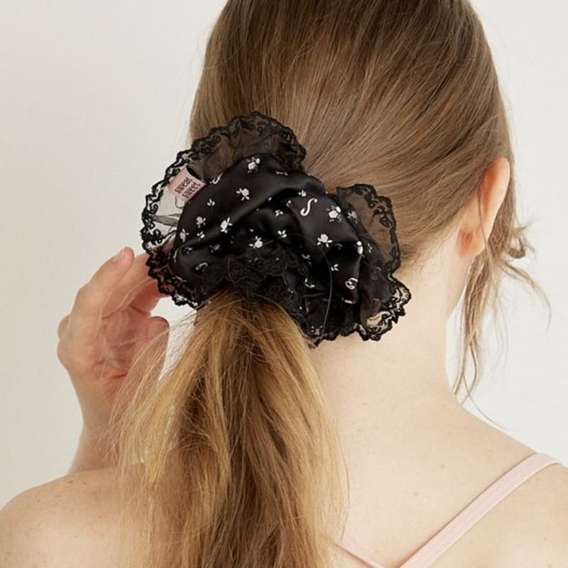 Sweatsweet BIG LACE SCRUNCHIE - BLACK