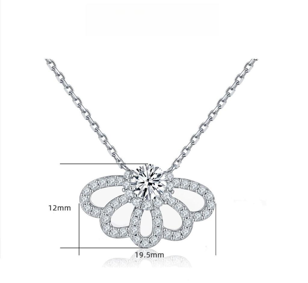 Sterling silver women's necklace light luxury niche European and American big-name jewelry personalized pendant snake bone chain S925