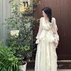 Neues milchweißes französisches First Love Feenkleid für den Sommer, sanfter Wind V-Ausschnitt, dünnes und hängendes Kleid