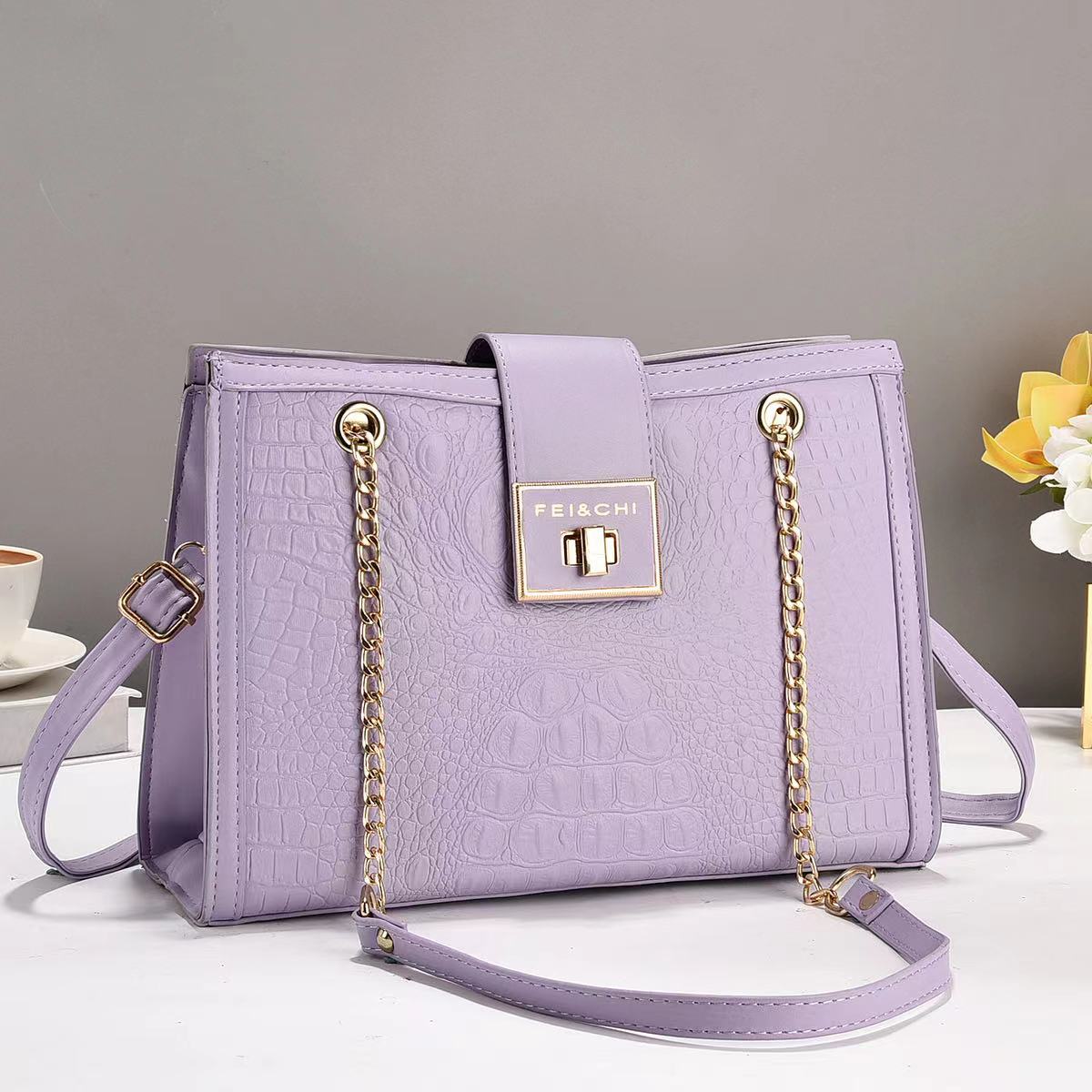 

The Latest Crocodile Print Fashionable Handbag Is A Grand Mom Bag with A High Level Standard of Look Trendy Feel. It Is Large-capacity Crossbody Bag .