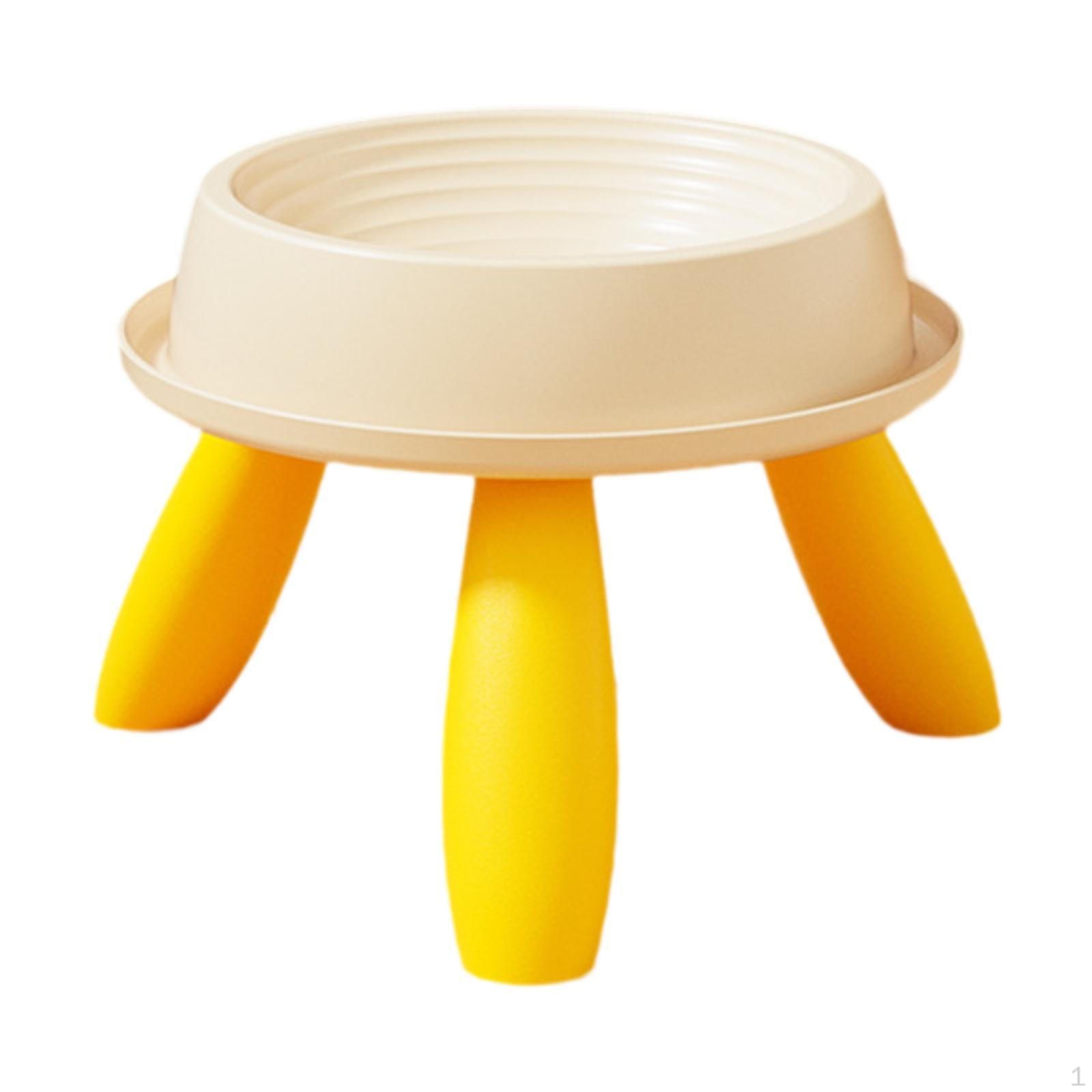 

Корм для выращенных кошек и миски для воды Beige and Yellow