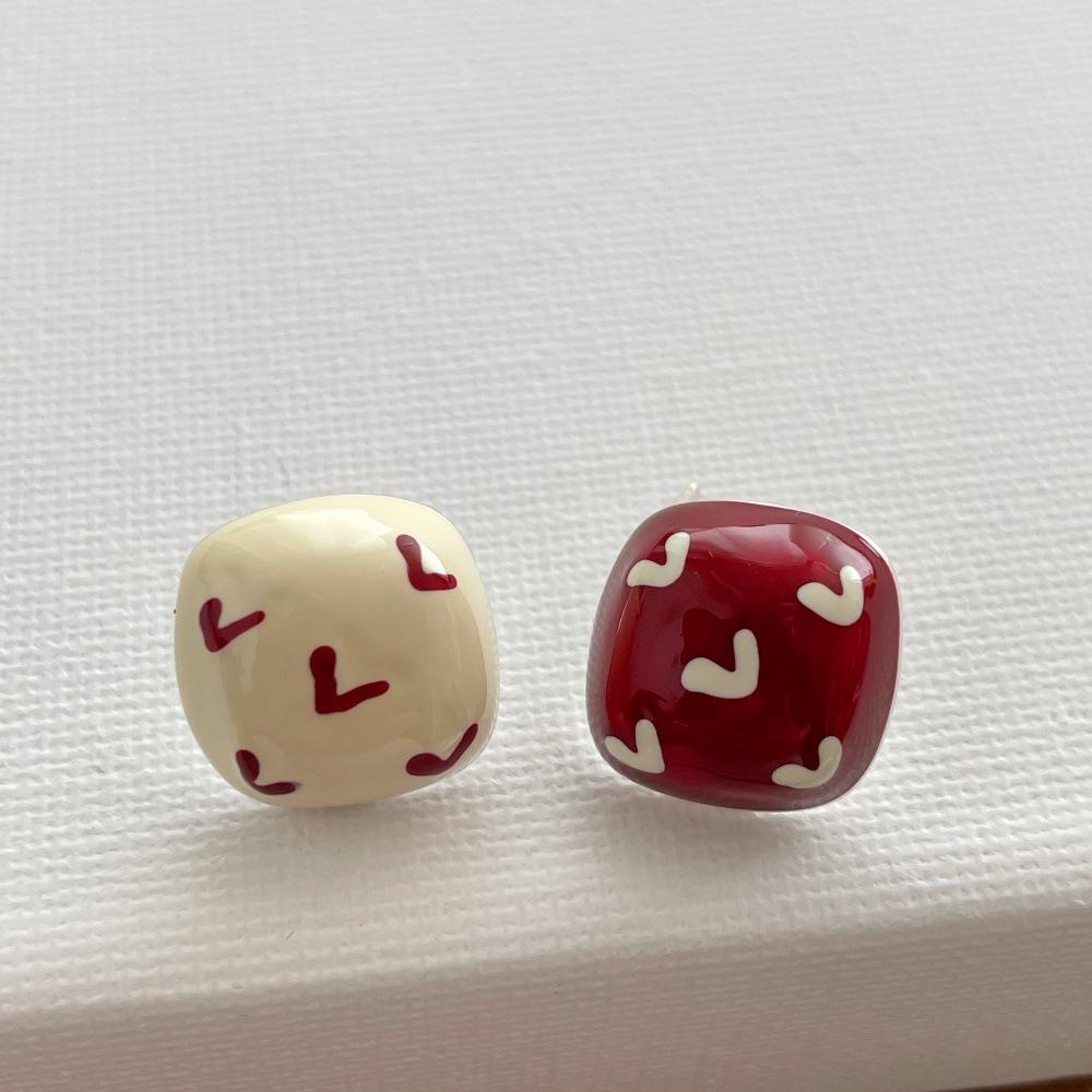 

Sweet Contrast Color Enamel C Shaped Heart Asymmetric Square Geometric Stud Earrings for Women Casual Wholesale Jewelry красный