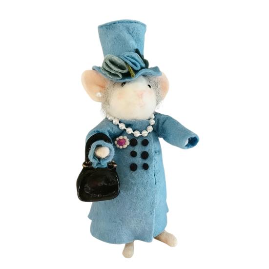 Christmas Felt Mouse Cute Felt Mouse Lady Figurine Needle Felted Mouse Ornament for Festive Holiday Tabletop Mantel Desk Decoration