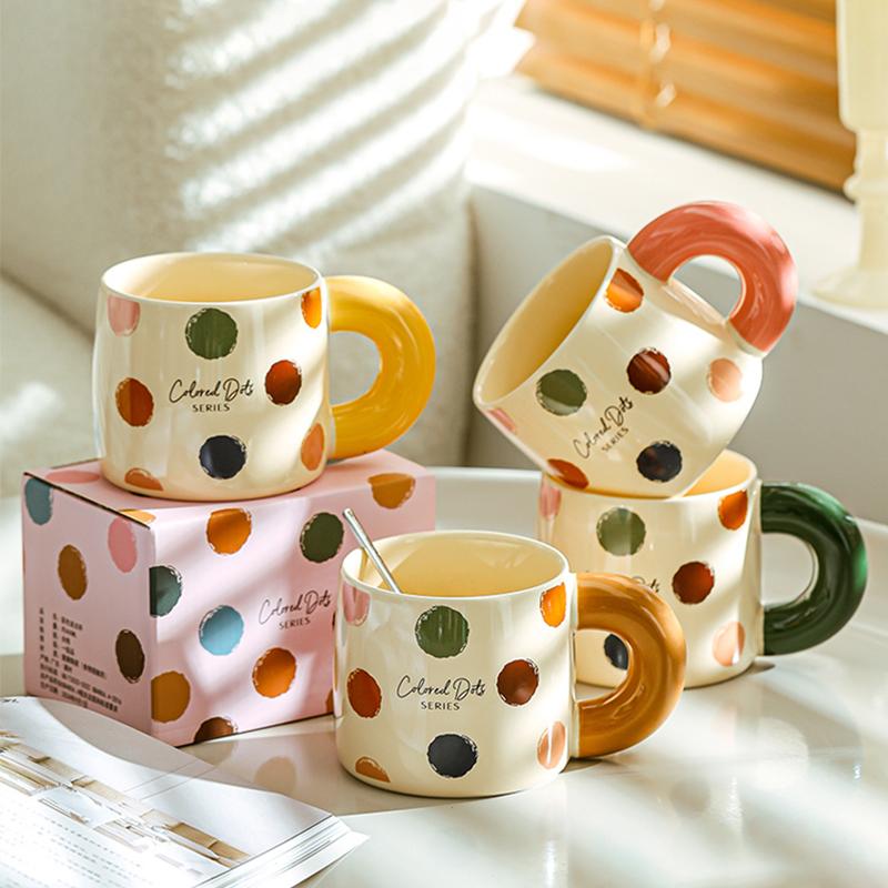 Keramikbecher mit hohem Schönheitswert und Polka-Dot-Muster, Heim-Trinkwasserbecher, Haferflocken-Frühstückstasse, Großvolumige Paar-Büro-Kaffeetassen
