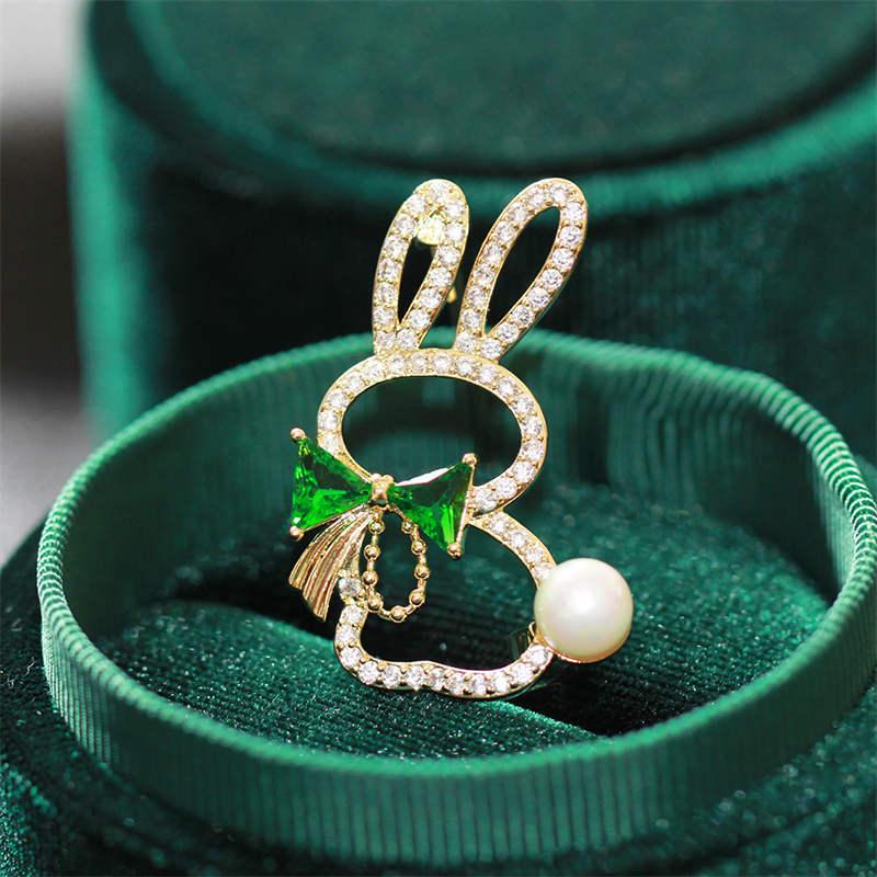 

Корейская милая брошь в виде кошки и бриллиантовой бабочки для мужчин и женщин - модная брошь для кардигана и аксессуар для корсажа