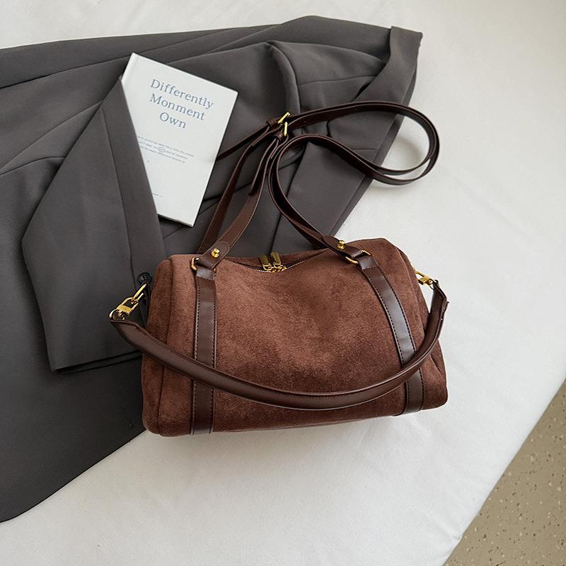 Retro Bag Women's Large-capacity New Autumn and Winter Versatile Messenger Bag Casual Texture Commuter Pillow Bag