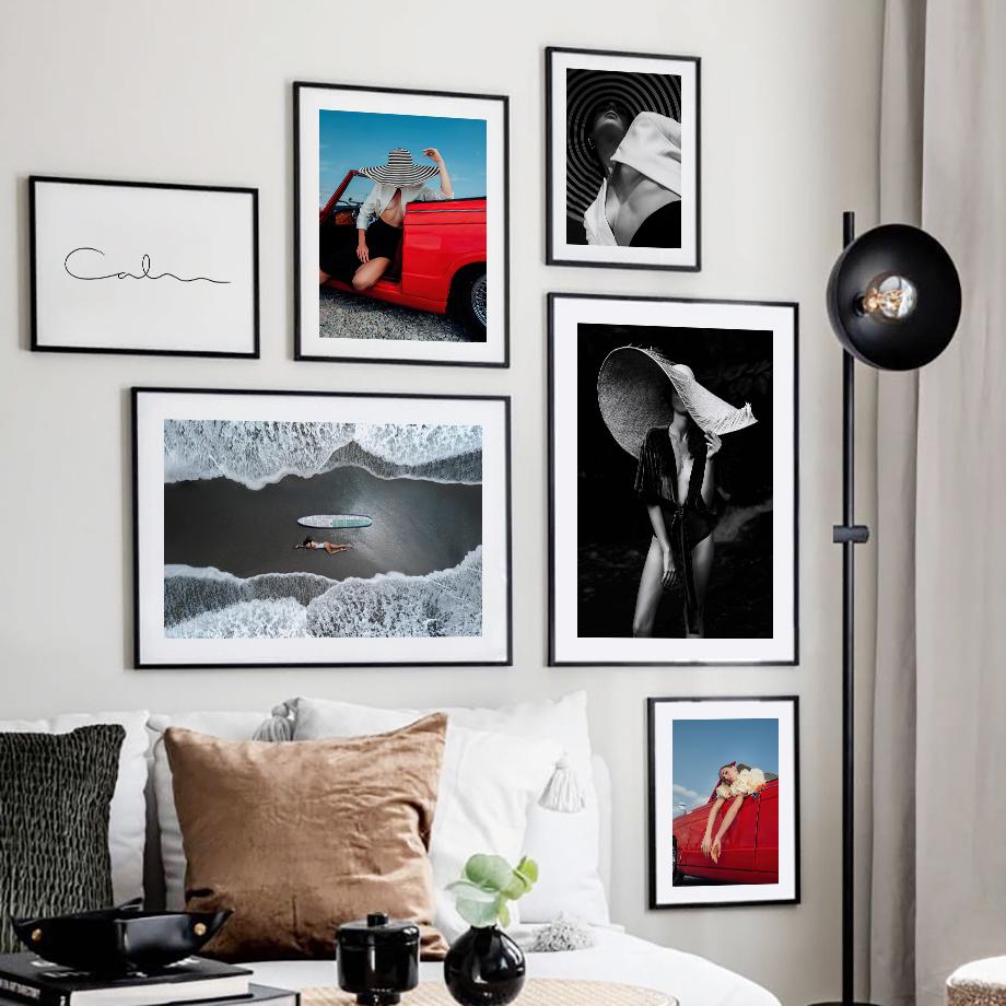 Chapeau de voiture rouge pour fille, Photo en noir et blanc, affiches et imprimés nordiques, toile d'art murale, peinture, images murales pour salon, décor de Club