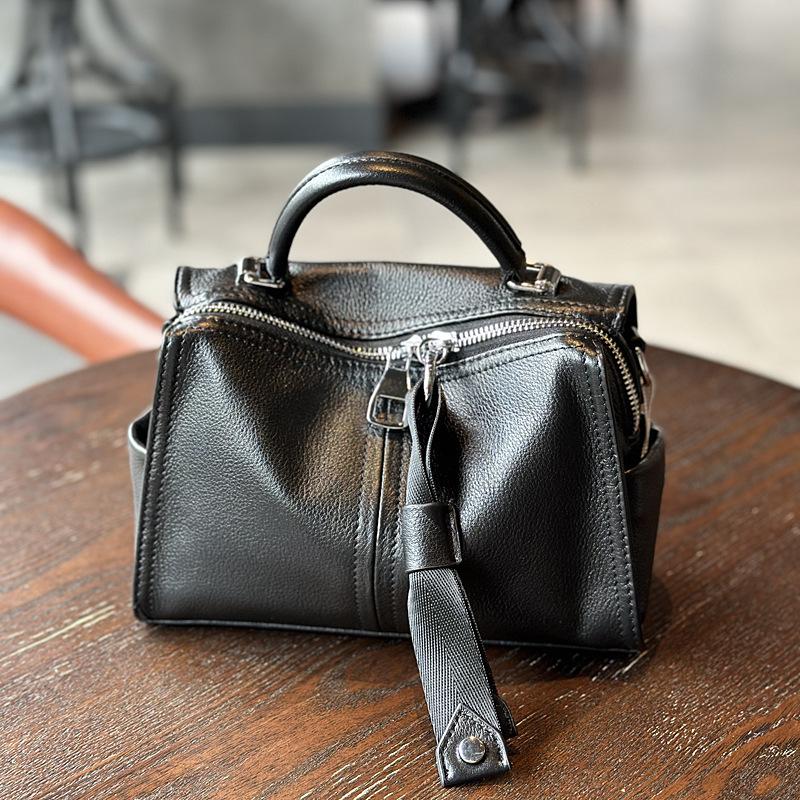 Boston Handbag Women's Spring New Fashionable Large Capacity Casual Pillow Bag Versatile Retro Single Shoulder Crossbody Bag