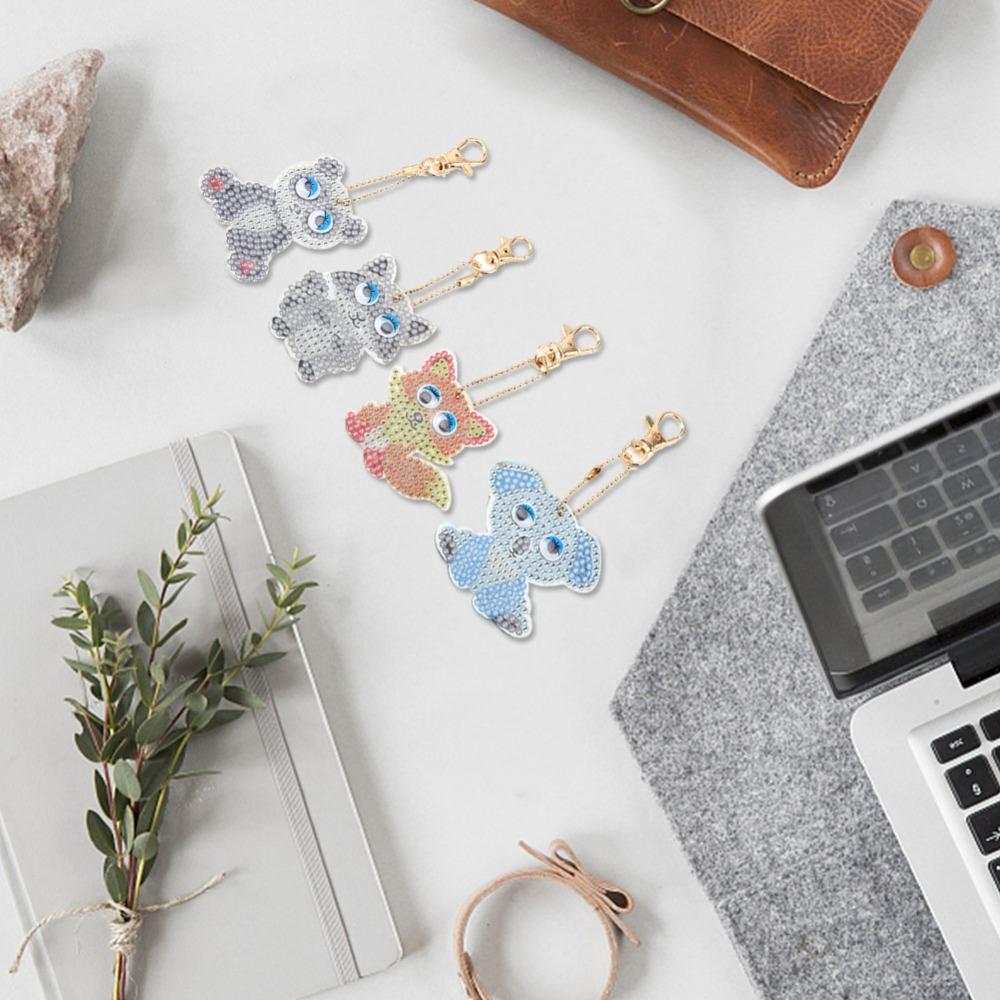 4 stuks Strass Diamant Schilderen Sleutelhangers Hanger Zelfklevend Hars Diamant Sleutelhangers Hars Dier Cartoon Dier Sleutelhanger