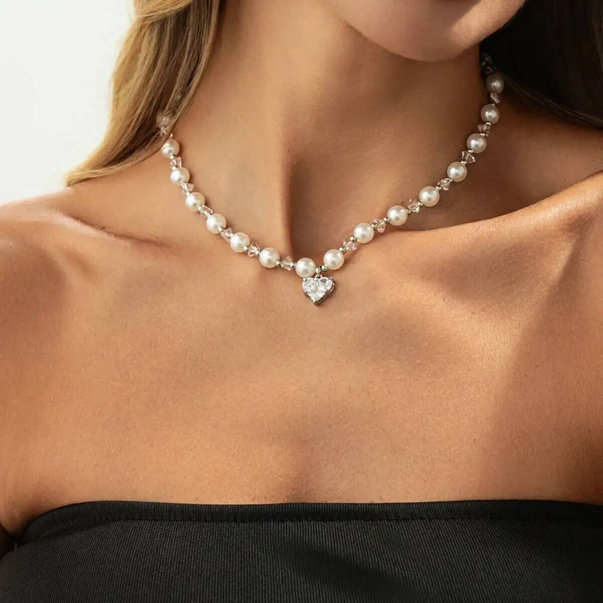 

Ingemark Simple Tiny Love Heart Pendant Choker Necklace for Women 2026 New Trend Exquisite imitation Pearl Chain Party Jewelry