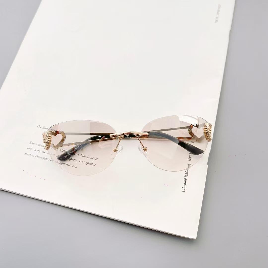 

European American Style Sun Glasses For Woman Fashion Trendy Oval Shape Sunglasses Women Travelling Party Women S Sunglass