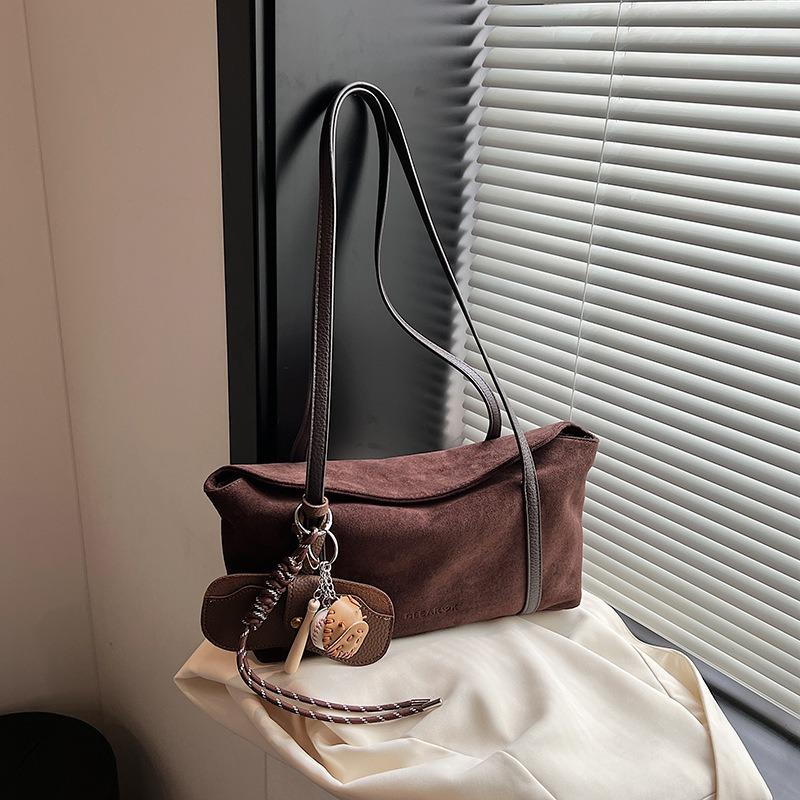 Autumn and Winter Fashion Shoulder Bag Women's New Large-capacity Versatile Casual Underarm Bag Niche Commuter Bag