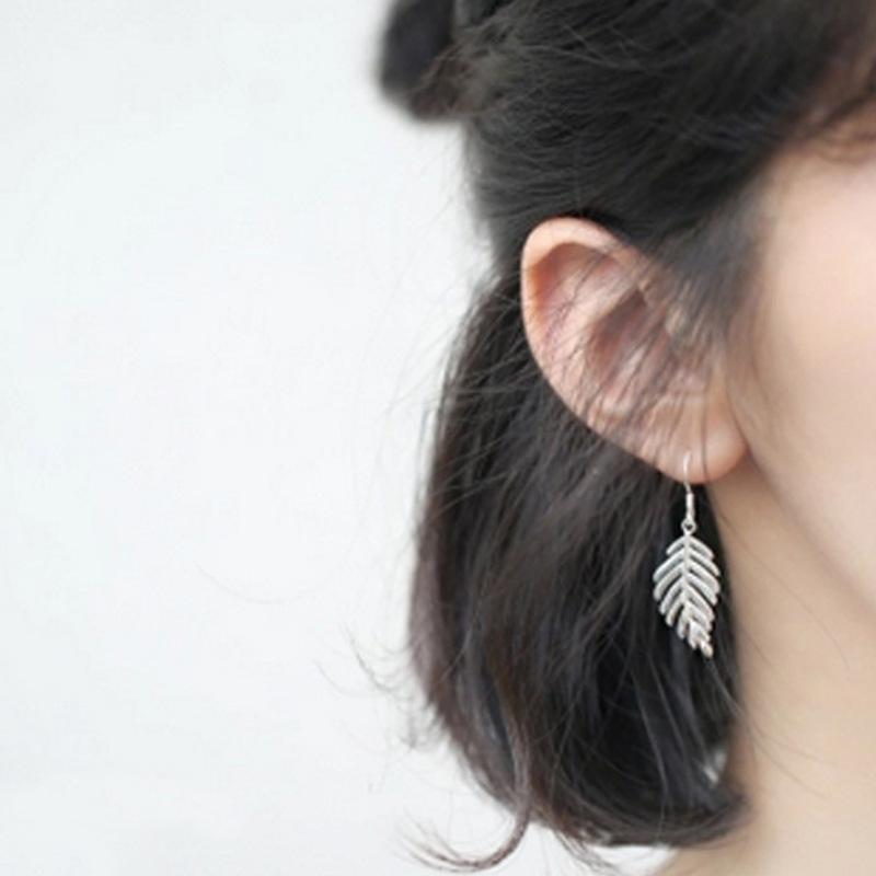 Temperament Leaf Earrings Smart, Fresh and Simple Leaf Ear Hooks Literary Accessories Earrings Female Korean Edition