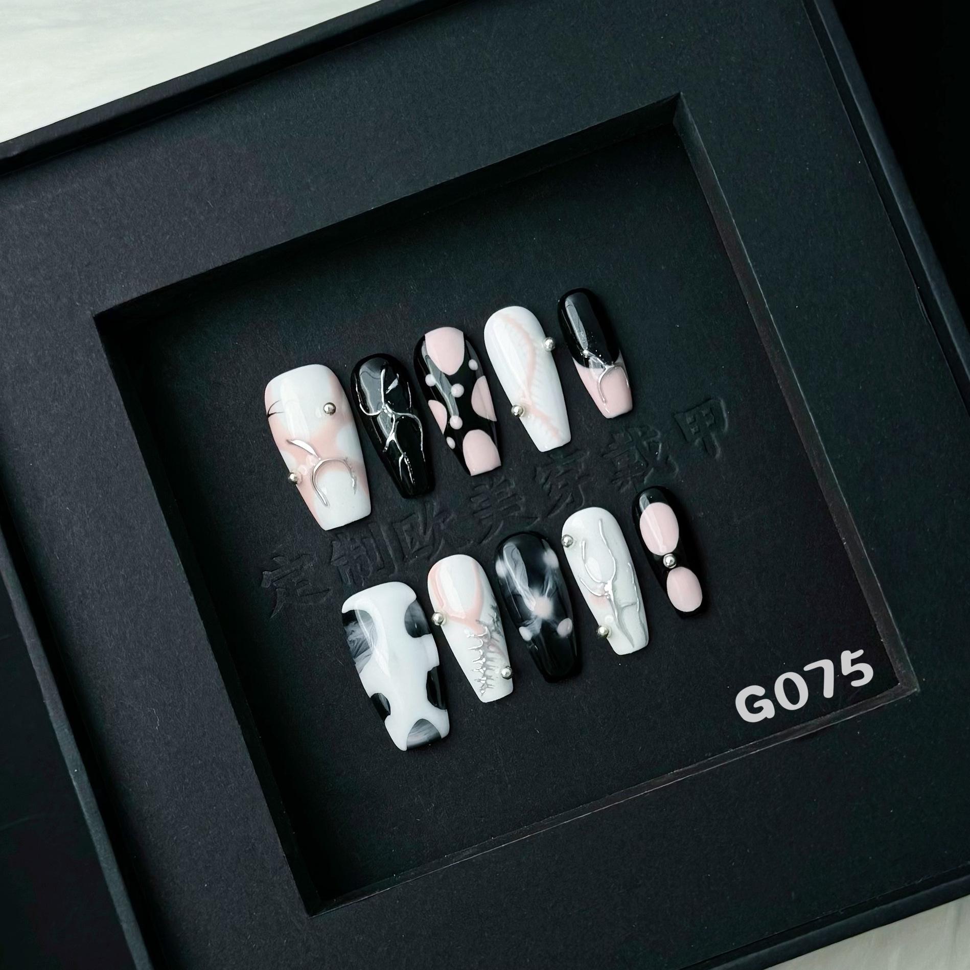 

Handmade Ombre Punk Style Irregular Press-On Nails for a Radiant Appearance Small