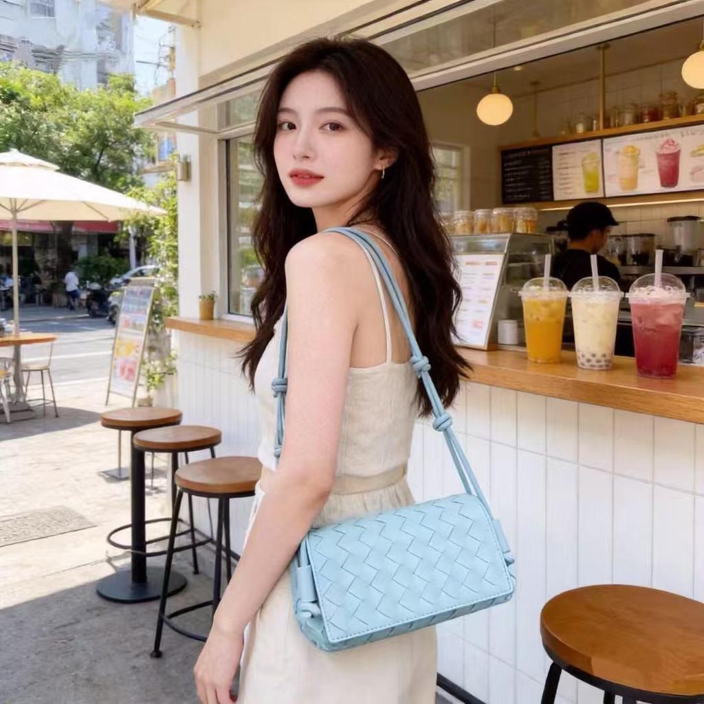 Mobile phone bag female messenger mini square bag woven bag light luxury niche design high-end box bag