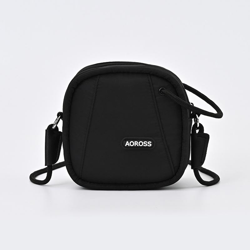 

2024 women s messenger bag small square bag new shoulder bag чёрный