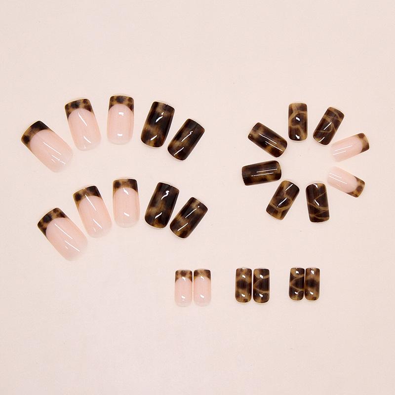 Brun smetad fransk blekande retro avtagbar manikyr 24 stycken press-on-naglar