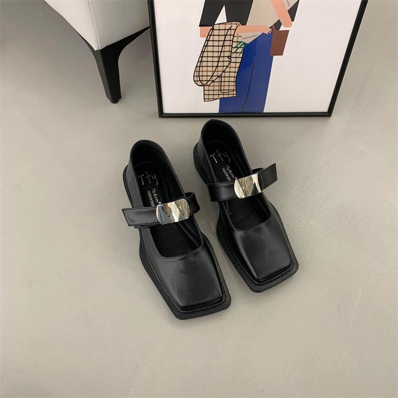 

Французско-британский стиль Маленькие кожаные туфли Женские квадратные шапочки с пряжкой Весенняя и летняя одежда Туфли Мэри Джейн Одиночные туфли 37 чёрный