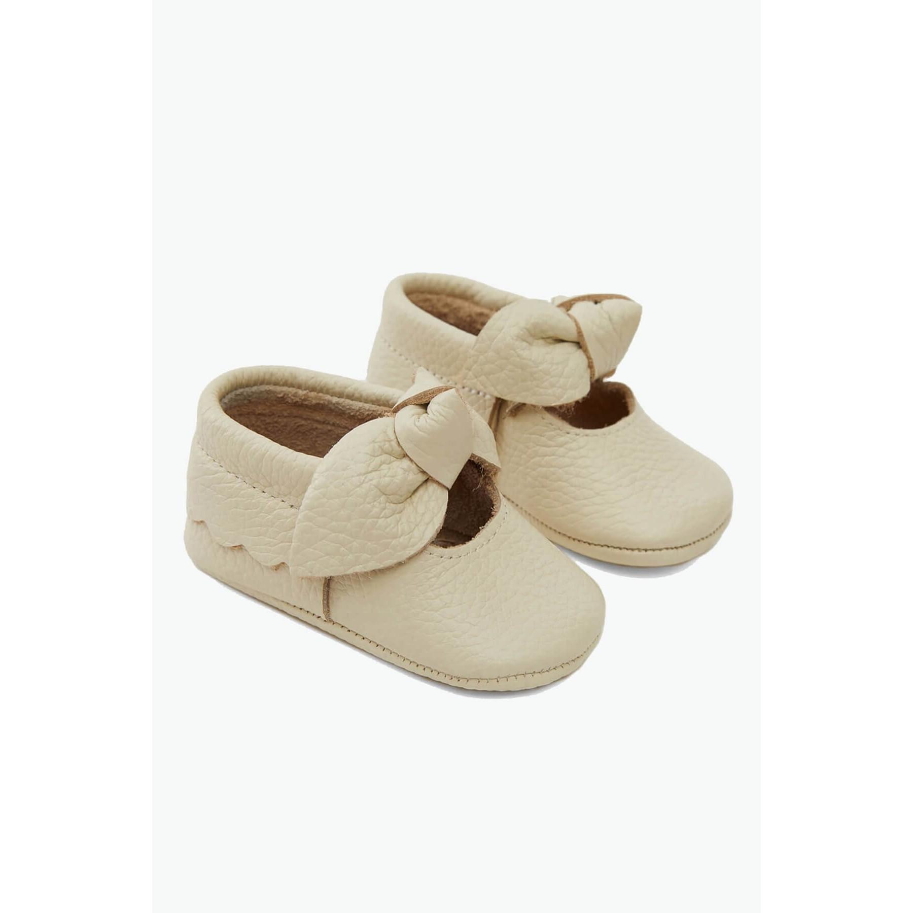 

Кремовая детская обувь из натуральной кожи