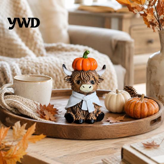 Rustic Pastoral Style Ornaments Cute Sitting Highland Cow Pumpkin Figurine, Resin Statue Ornament Indoor Outdoor Decorative Accents for Autumn Harvest