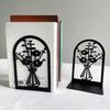2 Stück Bücherregal-Buchstützen, hohle Blumen, geschnitztes Muster, Vase, Buchstützen, L-förmiges Design, rutschfester Buchhalter