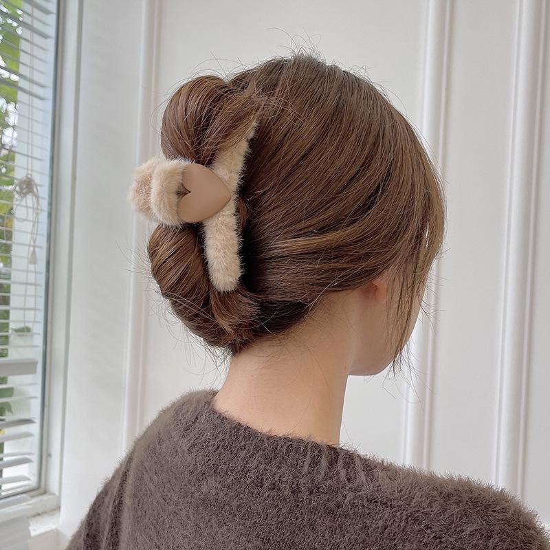 Women's Black Large Shark Claw Hair Clip for Advanced Style