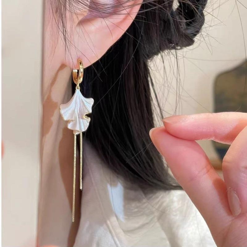 Boucles d'oreilles à pampilles longues section queue de sirène rétro luxe léger sens senior tempérament boucles d'oreilles élégantes boucles d'oreilles de vacances accessoires pour dames bijoux