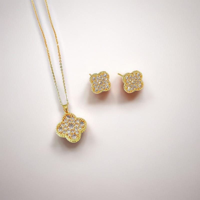 Womens Delicate Clover Pendant Necklace Set Minimalist Copper Shell Flower Choker Chain Daily Wear