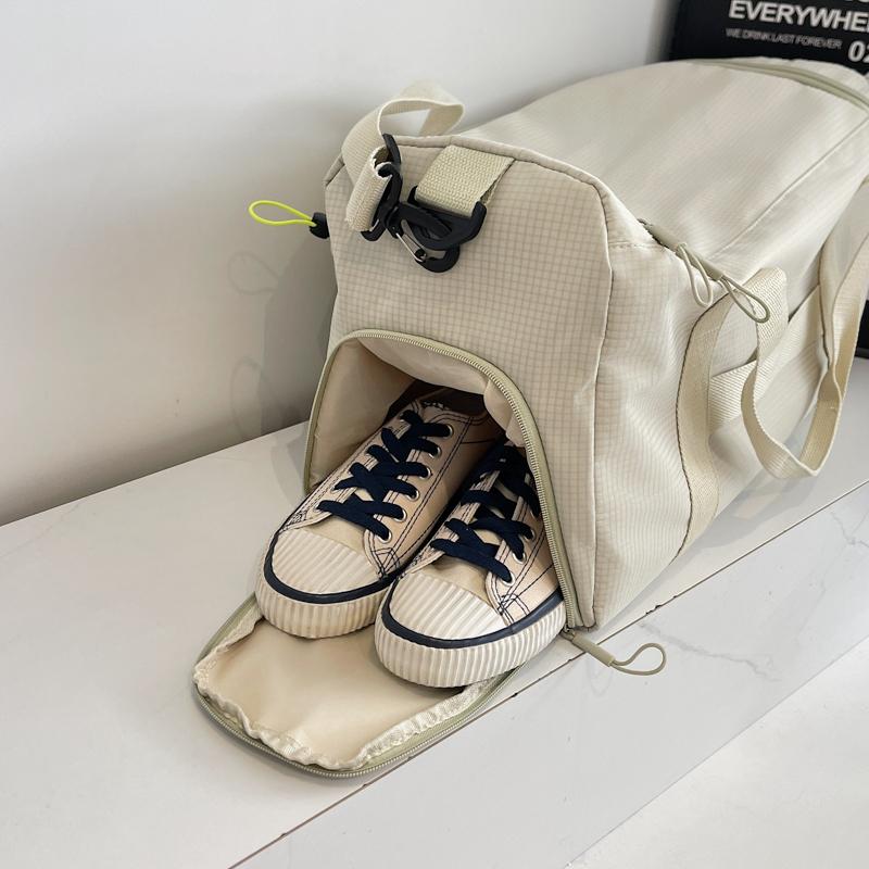 Sports Fitness Bag Wet and Dry Separate Swimming Crossbody Bag Lightweight Large Capacity Short-Distance Travel Shoulder Bag