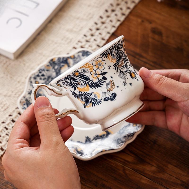 Painted Flower Porcelain Mugs Classic Cup&saucer Golden Edge Coffee Mug Dining Table Afternoon Tea Teacup Fruits Juice Cup