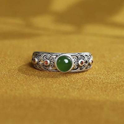 Versilberter Kupferring mit Imitat-Hetian-Jade und floraler Durchbrucharbeit - Eleganter Damen-Offener Ring